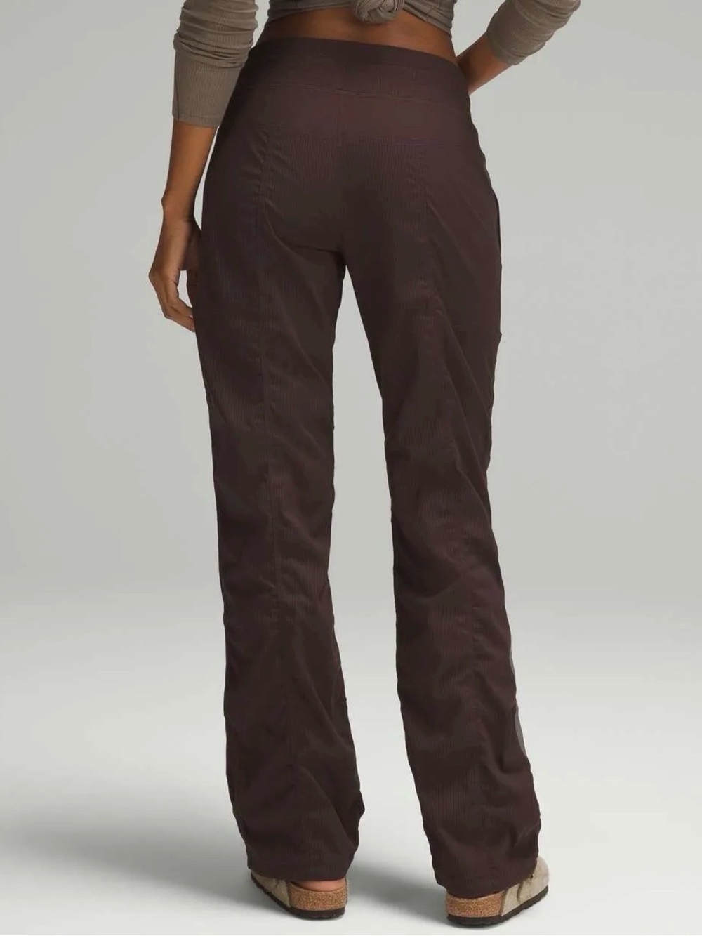NWOT condition Lululemon
Dance Studio Mid-Rise Pant *Regular
Espresso